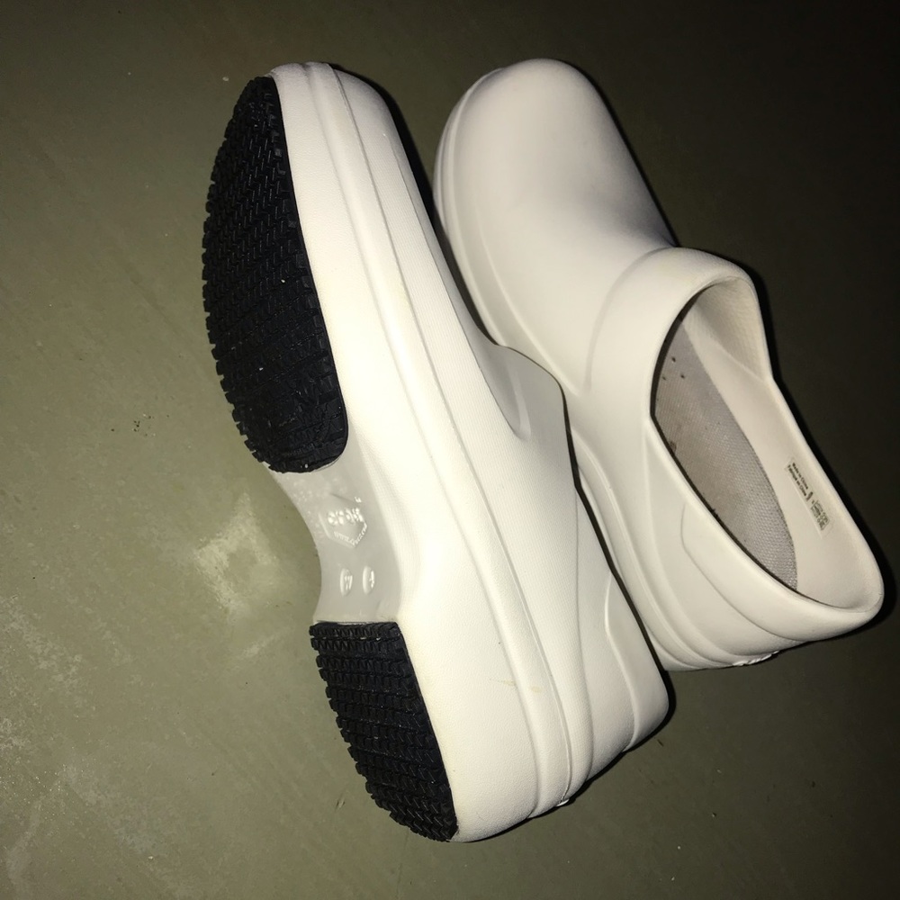 Crocs side on